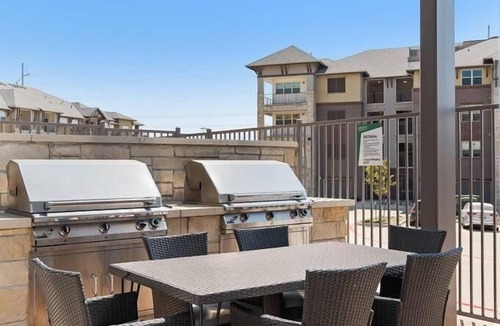 Denton Apartment | Landing at Discovery Park - 1 Bedroom in Downtown Denton