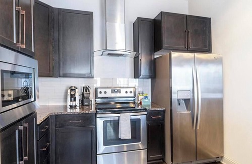 Memorial Apartment | Landing at Domain Memorial - 3 Bedrooms in Memorial