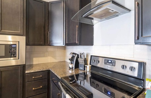 Memorial Apartment | Landing at Domain Memorial - 3 Bedrooms in Memorial