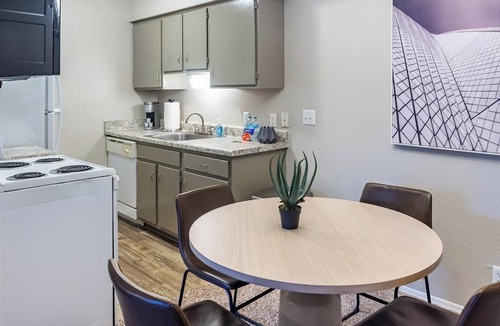 South Tulsa Apartment | Landing at Echo Trail Apartments - 1 Bedroom in.