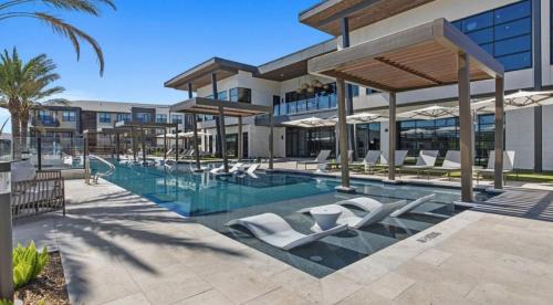 Wetmore Apartment | Landing at La Tierna - 2 Bedrooms in Northwest Side