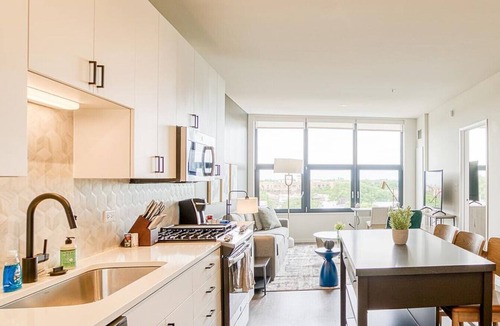 Logan Square Apartment | Landing at Logan Apartments - 1 Bedroom in Logan Square