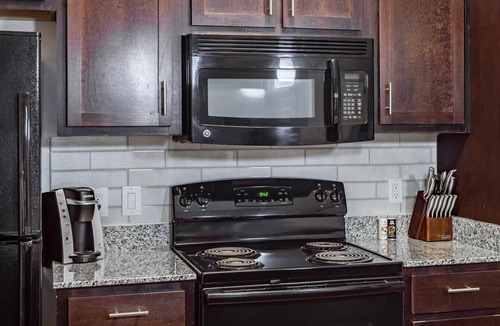 Georgetown Apartment | Landing at Madison at Westinghouse - 1 Bedroom in Downtown Georgetown