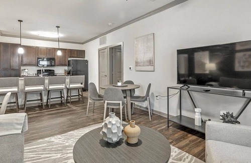 Georgetown Apartment | Landing at Madison at Westinghouse - 2 Bedrooms in Downtown Georgetown