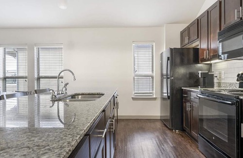 Georgetown Apartment | Landing at Madison at Westinghouse - 2 Bedrooms in Downtown Georgetown