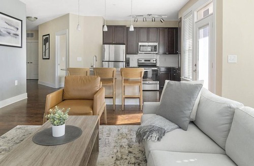 North Raleigh Apartment | Landing at Meridian at Sutton Square - 2 Bedrooms in North Raleigh