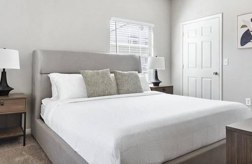 Sweetbriar Apartment | Landing at SOCO Apartments - 2 Bedrooms in South Austin