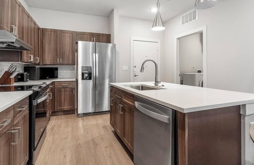 Seguin Apartment | Landing at The Virginia - 2 Bedrooms in Seguin
