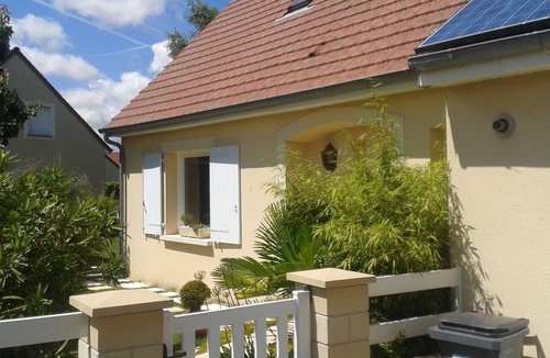 Lion-sur-Mer House | Landing beach: house with a quiet and pleasant garden