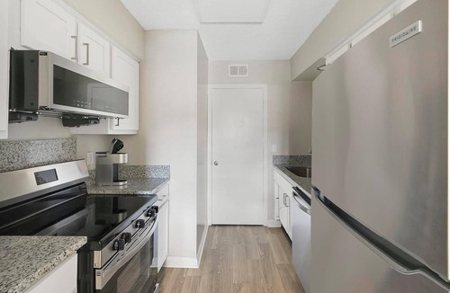 Hendersonville Apartment | Landing | Beautiful 1BD, Gym, Pool