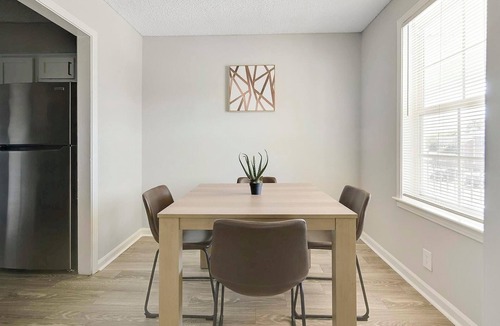 Hendersonville Apartment | Landing | Beautiful 1BD, Gym, Pool