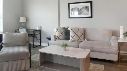 Fort Myers Apartment | Landing Beautiful 1BD Pool Yoga Studio