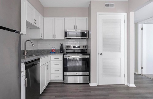 Homewood Apartment | Landing | Beautiful 2BD, Clubhouse, Gym