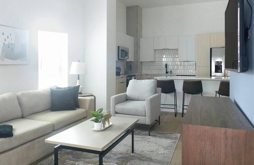 Chapel Hill Apartment | Landing | Beautiful 1BD, Courtyard, Gym