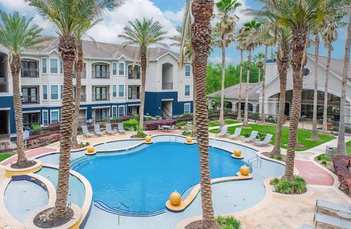 Webster Apartment | Landing | Beautiful 1BD, Clubhouse