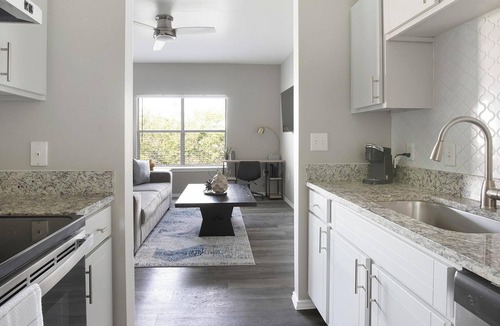 Royal Ridge Apartment | Landing | Beautiful 1BD, Clubhouse, Pool