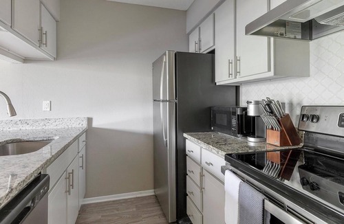 Royal Ridge Apartment | Landing | Beautiful 1BD, Gym, Pool