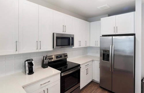 Wetmore Apartment | Landing | Beautiful 1BD, Pool, Gym