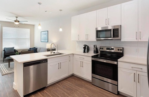 Wetmore Apartment | Landing | Beautiful 1BD, Pool, Gym