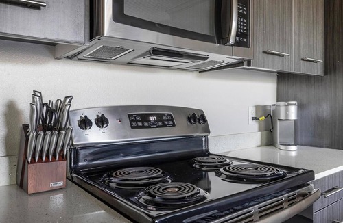 Wetmore Apartment | Landing | Beautiful 1BD, Gym, Yoga Studio