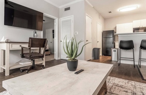 Medical Center District Apartment | Landing | Beautiful 1BD, Gym, Clubhouse