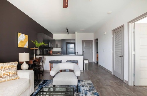 Springfield Apartment | Landing | Beautiful 1BD, Courtyard