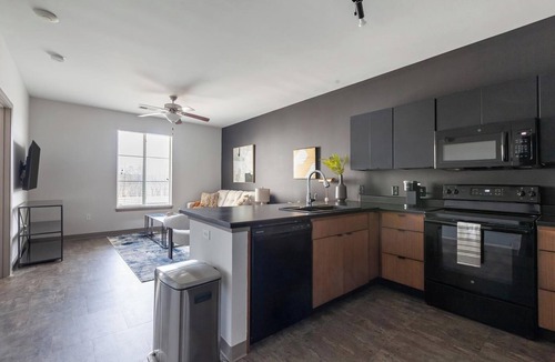Springfield Apartment | Landing | Beautiful 1BD, Courtyard