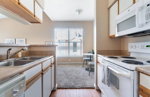 Fort Worth Apartment | Landing | Beautiful 1BD, Rooftop Lounge, Gym