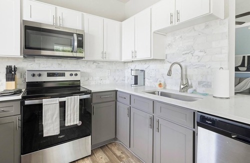 Fort Worth Apartment | Landing | Beautiful 1BD in Cityview