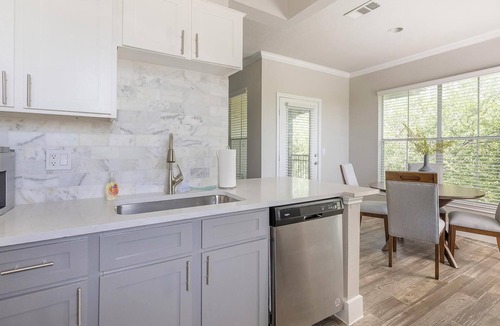 Fort Worth Apartment | Landing | Beautiful 1BD in Cityview