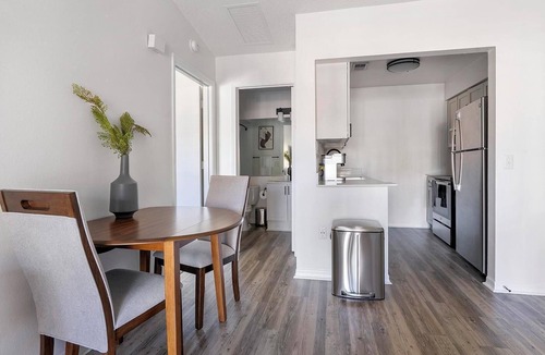 Fruitville Apartment | Landing | Beautiful 1BD, Gym, Clubhouse
