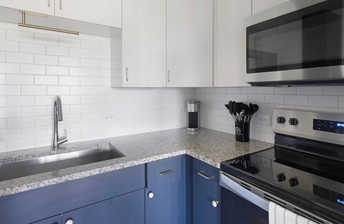 Addicks Apartment | Landing | Beautiful 1BD, Courtyard, Gym