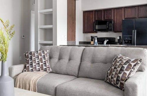 Atascocita Apartment | Landing | Beautiful 1BD, Clubhouse, Gym