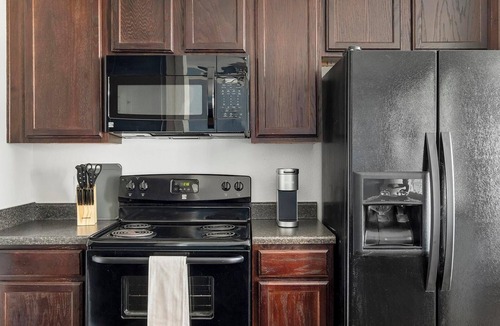 Atascocita Apartment | Landing | Beautiful 1BD, Clubhouse, Gym
