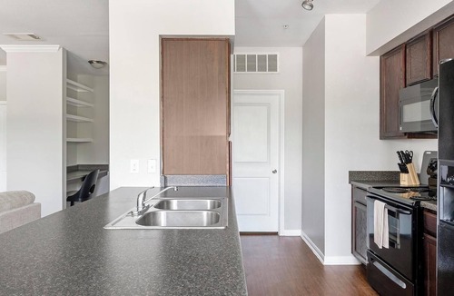 Atascocita Apartment | Landing | Beautiful 1BD, Clubhouse, Gym