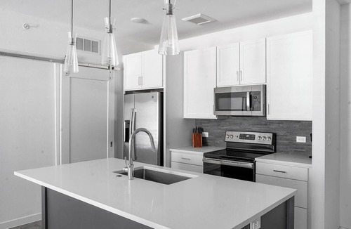 Austin Apartment | Landing | Beautiful 1BD, Clubhouse, Pool