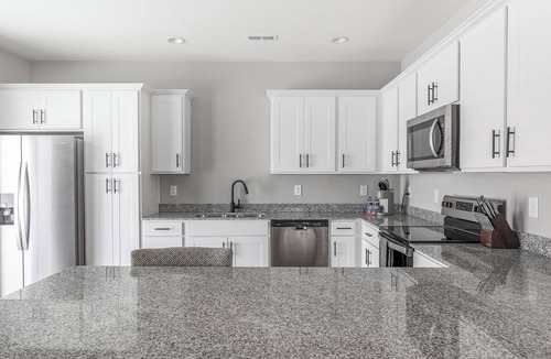 Madison Apartment | Landing | Beautiful 1BD, Clubhouse, Courtyard
