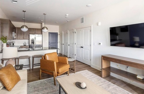 Madison Apartment | Landing | Beautiful 1BD, Clubhouse, Pool
