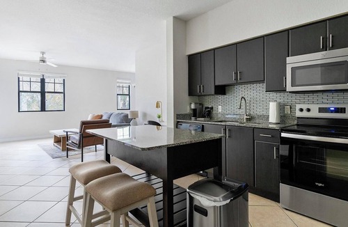 Miramar Apartment | Landing | Beautiful 1BD, Clubhouse, Gym