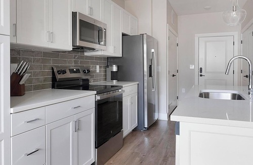 Oakwood Apartment | Landing | Beautiful 1BD, Clubhouse, Pool