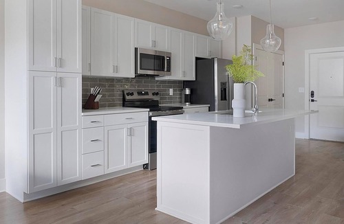 Oakwood Apartment | Landing | Beautiful 1BD, Clubhouse, Pool