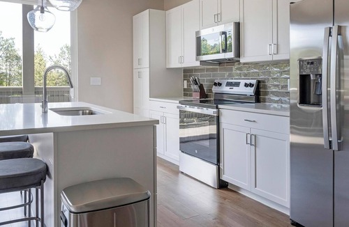 Oakwood Apartment | Landing | Beautiful 1BD, Clubhouse, Pool