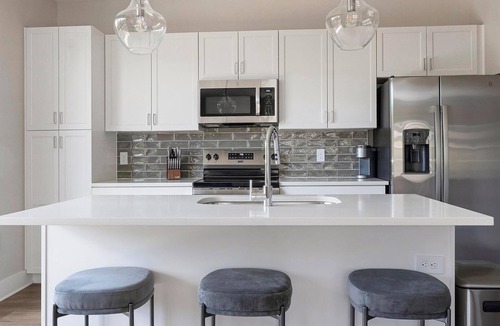 Oakwood Apartment | Landing | Beautiful 1BD, Clubhouse, Pool