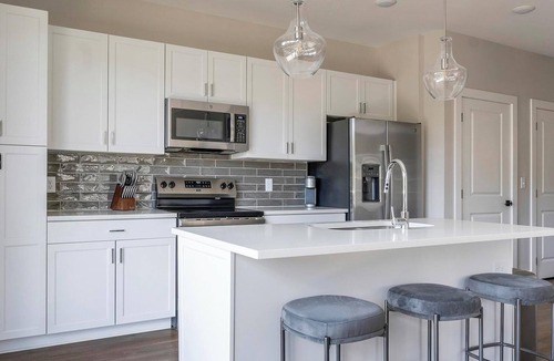 Oakwood Apartment | Landing | Beautiful 1BD, Clubhouse, Pool