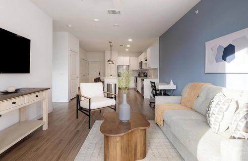 Austin Apartment | Landing | Beautiful 1BD, Clubhouse, Gym