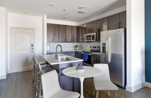 Denton Apartment | Landing | Beautiful 1BD, Clubhouse, Courtyard