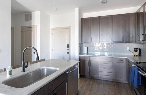 Denton Apartment | Landing | Beautiful 1BD, Clubhouse, Courtyard