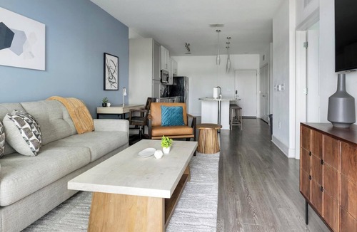Venice Apartment | Landing | Beautiful 1BD, Clubhouse, Pool