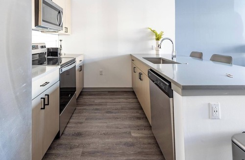 Coraopolis Apartment | Landing | Beautiful 1BD, Clubhouse, Courtyard