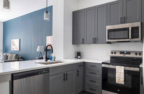MLK Apartment | Landing | Beautiful 1BD, Courtyard, Game Room